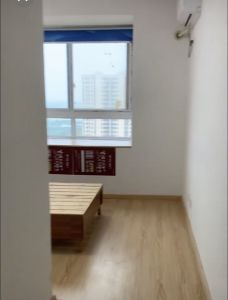 悦湖别院127平方东边户四室双卫简装房主诚心出手