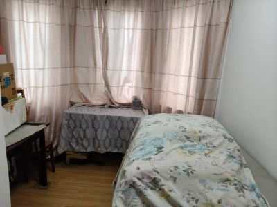 中央花园90平方三室两厅 中等装修