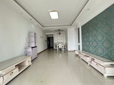 阿奎利亚但丁堡两室中装79平方黄金楼层53万