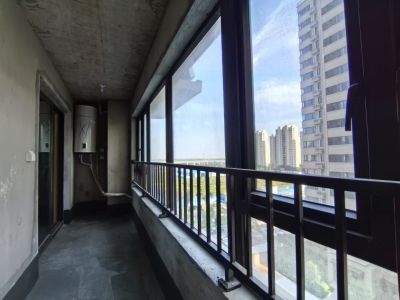 中南宸悦准新小区94平方毛坯69.8万