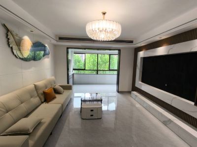 华地森林语洋房瑞园98平方 三室两厅 海尔中央空调1级能效，海尔冰箱，佛山地砖，立帮漆，智能马桶，公牛灯具