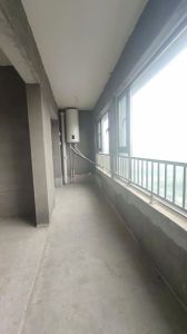 瑞辰海棠里120平方三室双卫纯毛坯120万可议价