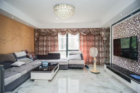 半岛一号小高层精装超大三房144平方128万