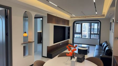 正荣府枫园豪华装修三房84+15平方81.8万