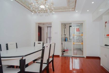 北城半岛一号三室两厅两卫精装123平  黄金楼层看房钥匙在手急售：108万