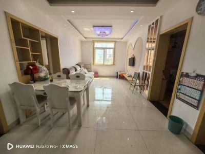 凤梅家园80平方三室一厅