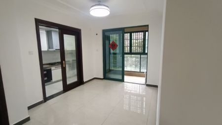 恒大帝景精装交付未住人131平方80元