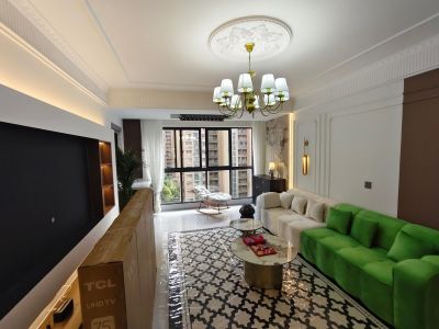 国徽苑小区前排飞机三房 所见即所得，豪华装修25万 92平68.8万拎包即住