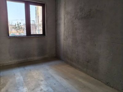 出租丰香南苑三室两厅毛坯房 900元/月